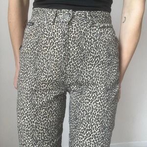 Insane cheetah leopard print VN pants